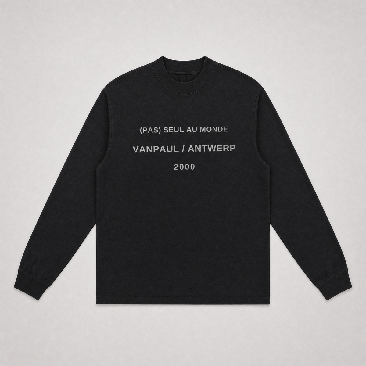 Long-sleeved cotton T-shirt